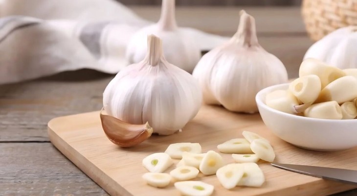 প্রতিদিন কাঁচা রসুন খেলে মিলবে যে উপকার