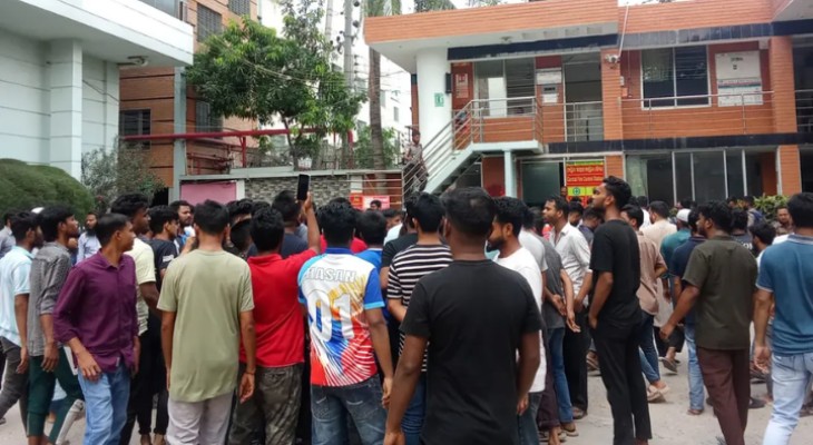 ফতুল্লায় পোশাক কারখানার স্টোর রুমে মিলল এজিএমের ঝুলন্ত মরদেহ উদ্ধার
