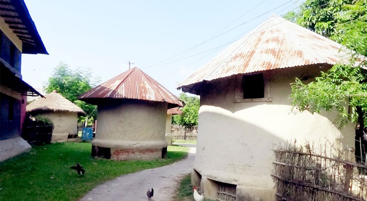 নওগাঁর নিয়ামতপুরে বিলুপ্তির পথে ‘ধানের গোলা’