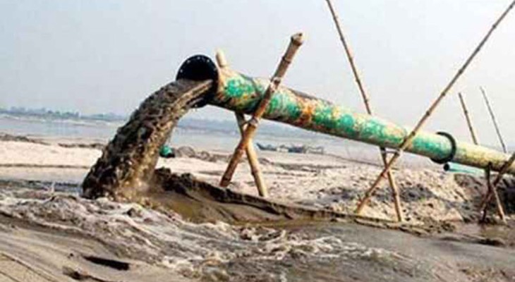 লালমনিরহাটে অবৈধভাবে বালু উত্তোলন ক্ষতিগ্রস্ত হচ্ছে নদী, ঘটছে প্রাণহানি