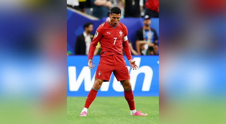 মেসিকে পেছনে ফেলে ছয় বিশ্বকাপে গোল করার রেকর্ড গড়লেন রোনালদো