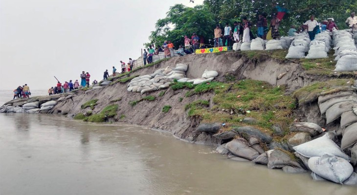 বগুড়ার ধুনটে ভয়াবহ রূপ নিয়েছে যমুনা নদীর ভাঙন, জনমনে আতংক 