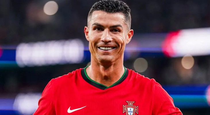 রিয়াল সভাপতির কাছে বার্নাবেউতে রোনালদোকে ফেরানোর প্রস্তাব
