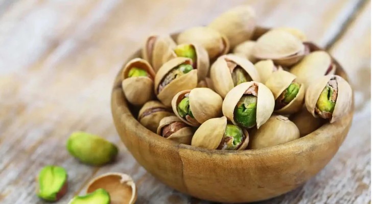 কোলেস্টেরল নিয়ন্ত্রণে রাখবে পেস্তা বাদাম