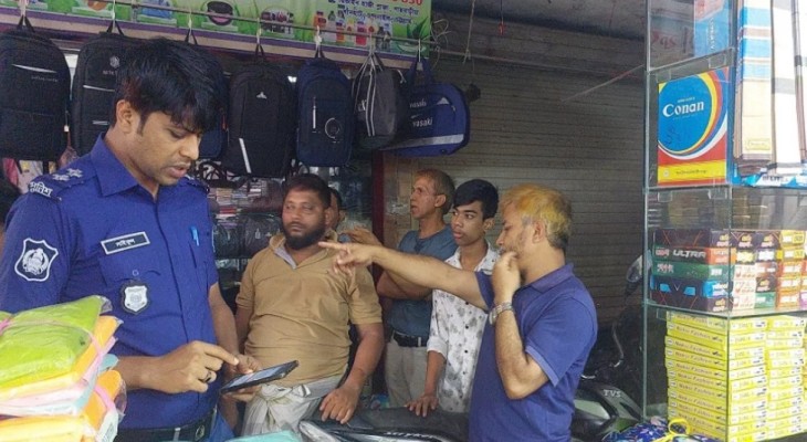 চট্টগ্রামের চন্দনাইশে ৩ দোকানে দুর্ধর্ষ চুরি, মালামাল লুট