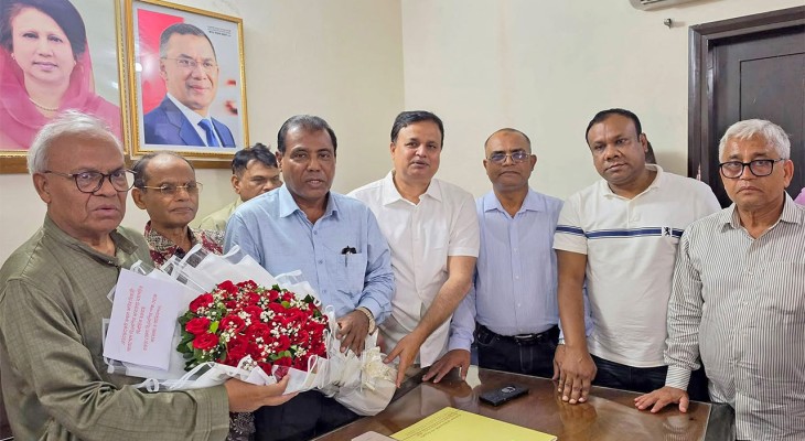 বিএনপি’র ভারপ্রাপ্ত মহাসচিব রিজভীকে বগুড়ার নেতৃবৃন্দের ফুলেল শুভেচ্ছা 