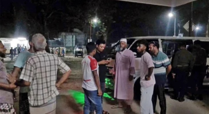 মাকে কুপিয়ে হত্যা করল ছেলে