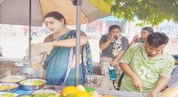 তৃতীয় লিঙ্গের প্রিয়া খান এখন স্বাবলম্বী