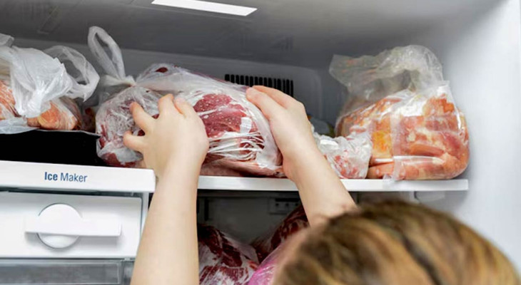 দীর্ঘদিন ফ্রিজে রাখা মাংস কি ক্যানসারের ঝুঁকি বাড়ায়? বিশেষজ্ঞের কী মতামত