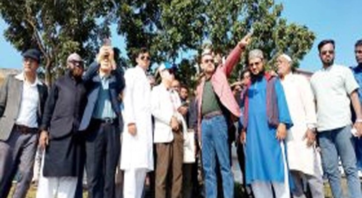 পাবনার ঈশ্বরদীতে পদ্মার চরে সৌরবিদ্যুৎ প্রকল্পের স্থান পরিদর্শন করলেন বিদেশি প্রতিনিধি