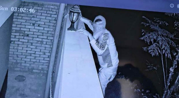 রাজশাহীতে নিরাপত্তাকর্মীকে বেঁধে রেখে ডাকাতি