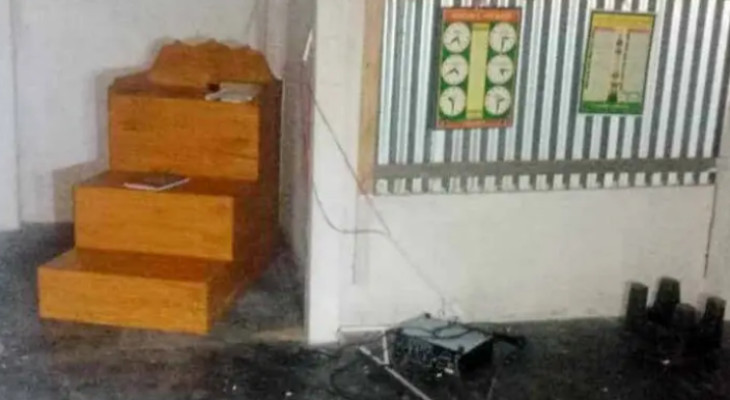 শেরপুরে মসজিদে ঢুকে ইমামসহ মুসল্লিদের ওপর হামলা, আসবাবপত্র ভাঙচুর