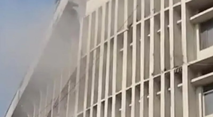 বাংলাদেশ মেডিকেলে আগুন 