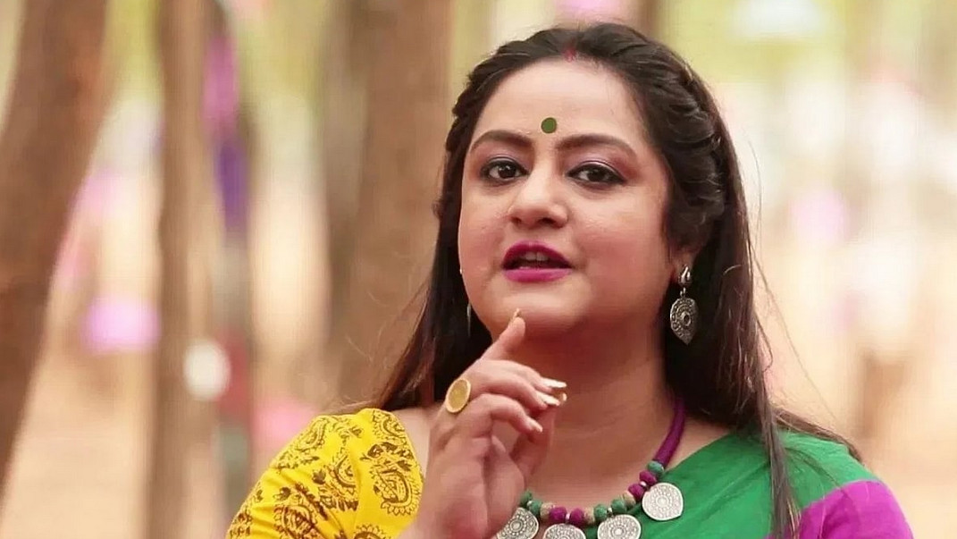 ক্যাব চালককে ঘুষি মারলেন সুদীপা!