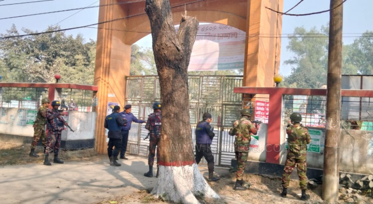 নির্বাচনকে সামনে রেখে জয়পুরহাটের কালাইয়ে যৌথবাহিনীর মহড়া