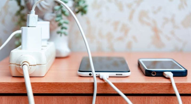 আইফোন সারারাত চার্জ দিলেও সমস্যা নাই