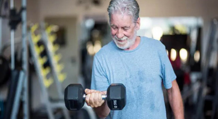 বয়স ৬০-এর পরও ফিট থাকবেন যেভাবে