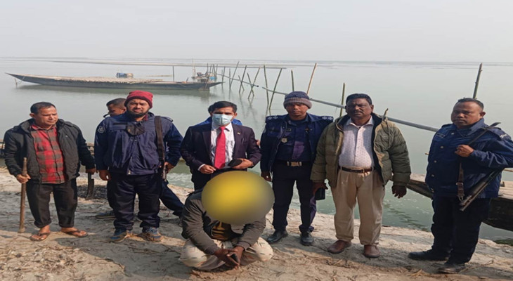 রংপুরের গঙ্গাচড়ায় তিস্তা থেকে অবৈধ বালু উত্তোলন, ৫০ হাজার টাকা জরিমানা