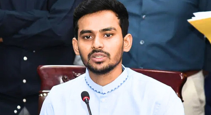 ১১ দলীয় জোটের নেতা-কর্মীদের বাড়িঘর এবং পরিবার হুমকির সম্মুখীন: আসিফ মাহমুদ