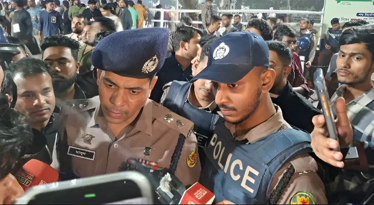 কেন্দ্রীয় শহীদ মিনারে আইফোনসহ ১২ মোবাইল চুরির অভিযোগ