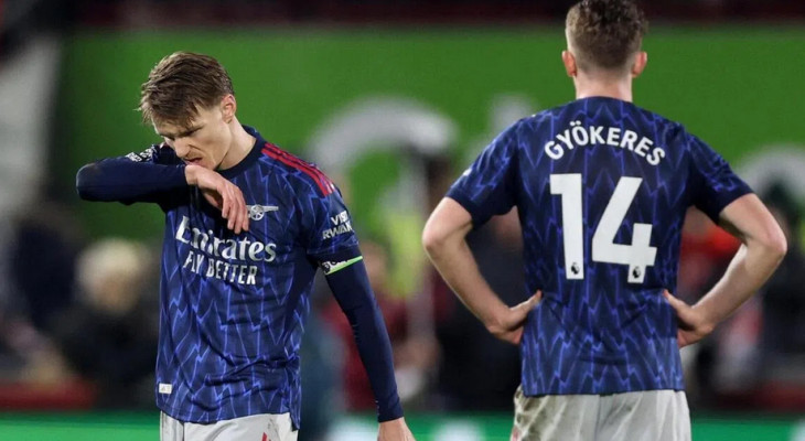 শিরোপা লড়াইয়ে বড় হোঁচট আর্সেনালের 