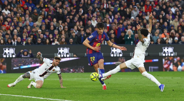 দাপুটে জয়ে শীর্ষস্থান মজবুত বার্সা’র