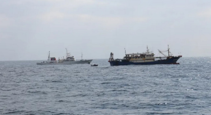 চীনের নৌযান জব্দ করল জাপান