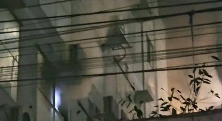 মিরপুরে বহুতল ভবনে আগুন, নিয়ন্ত্রণে ২ ইউনিট