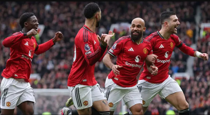 ১০ জনের টটেনহ্যামকে হারিয়ে ম্যানইউর টানা চার জয়