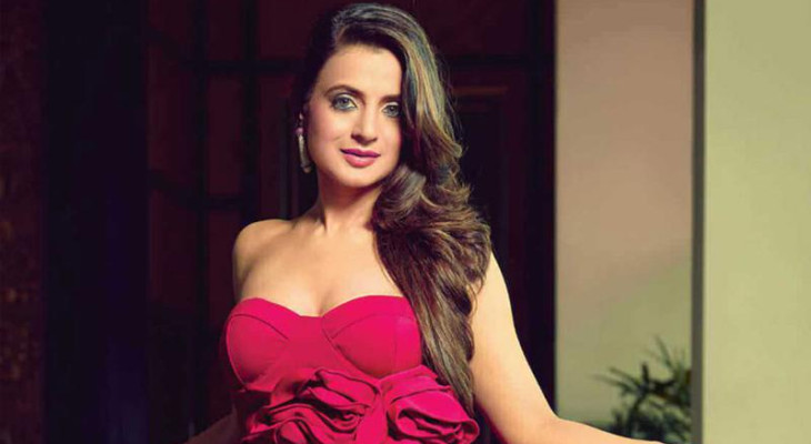 আমিশার নামে পরোয়ানা জারি