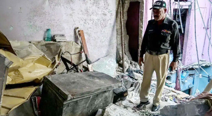 পাকিস্তানে বিস্ফোরণের জেরে ভবনধস, কমপক্ষে ১৬ জন নিহত