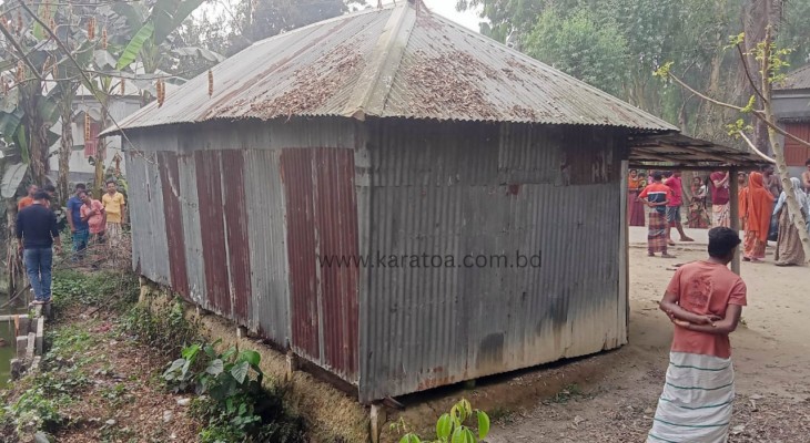 বগুড়ার ধুনটে লক্ষ্মী মন্দিরে আগুন দিয়ে পোড়ানোচেষ্টার অভিযোগ