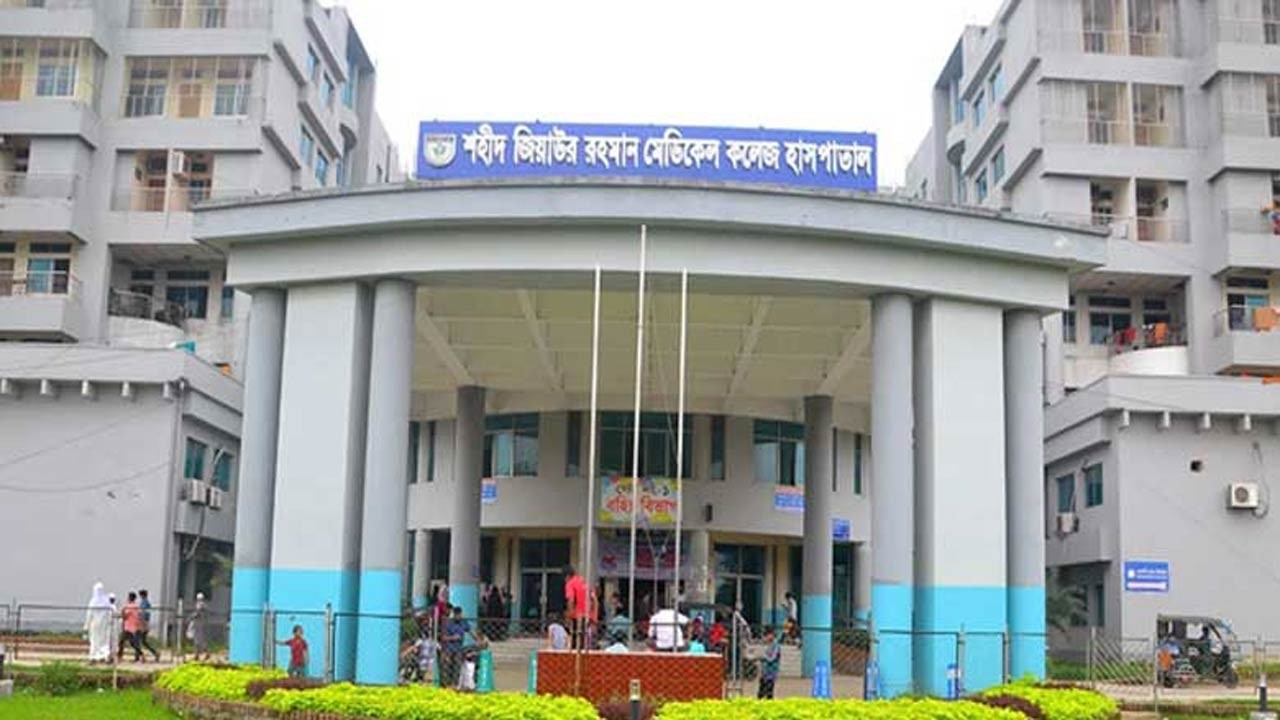 বগুড়ায় মোটরসাইকেল আরোহী সন্ত্রাসীরা এক যুবককে কুপিয়েছে