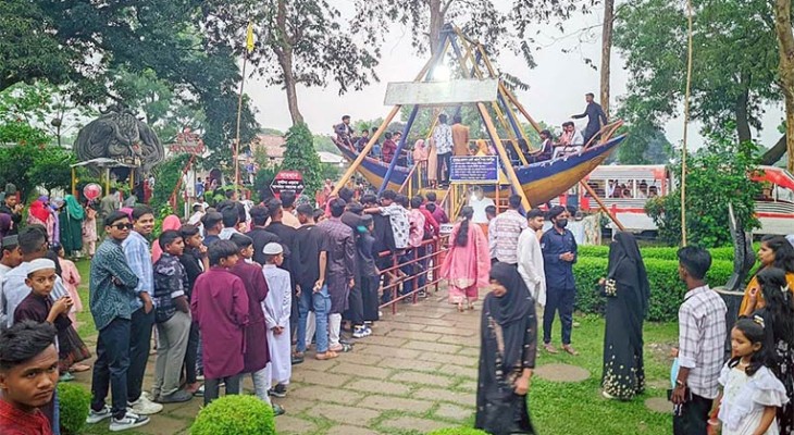 ঈদের রেশে রংপুরে বিনোদন কেন্দ্রে দর্শনার্থীদের ভিড়