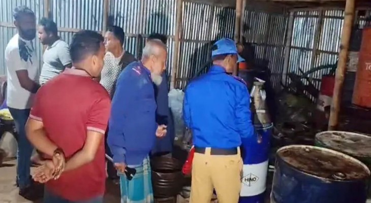 গাইবান্ধার গোবিন্দগঞ্জে তেলের অবৈধ মজুত, দুই ব্যবসায়ীকে জরিমানা