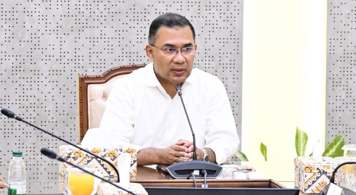 বিমানবন্দরে আটকে পড়া যাত্রীদের খোঁজ নিলেন প্রধানমন্ত্রী তারেক রহমান