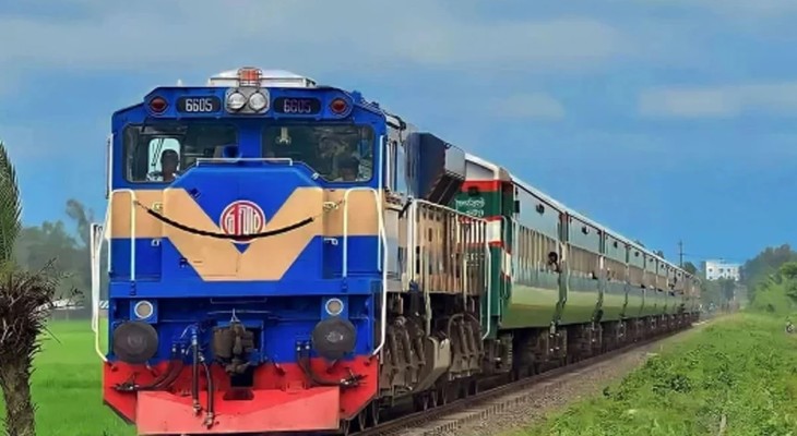 গাজীপুরে ট্রেনের ধাক্কায় মোটরসাইকেলের ২ আরোহী নিহত