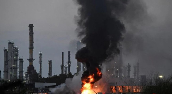 ইসরায়েলের তেল ও গ্যাস স্থাপনায় ইরানের হামলা