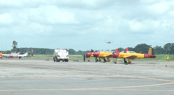 যশোরে যান্ত্রিক ত্রুটি নিয়ে বিমানের জরুরি অবতরণ