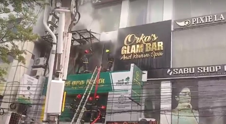 মিরপুরে বহুতল ভবনে আগুন, নিয়ন্ত্রণে পাঁচ ইউনিট