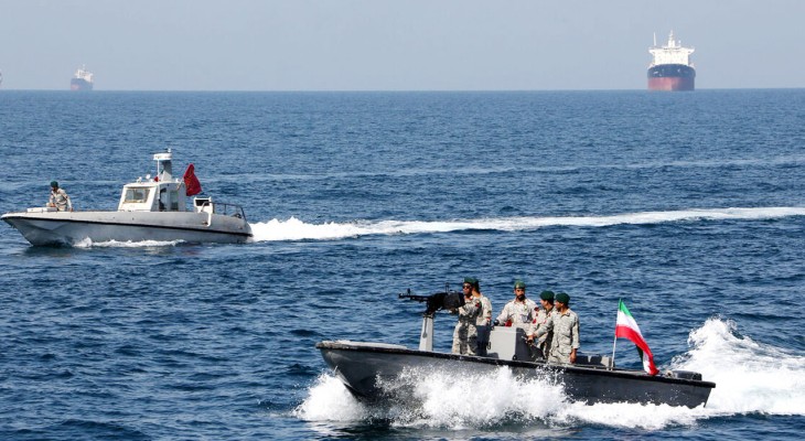 হরমুজ প্রণালীতে মার্কিন ট্যাংকারে ইরানের হামলা