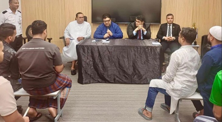 দুবাইয়ে প্রবাসী কর্মীদের সঙ্গে প্রধানমন্ত্রীর উপদেষ্টার মতবিনিময়