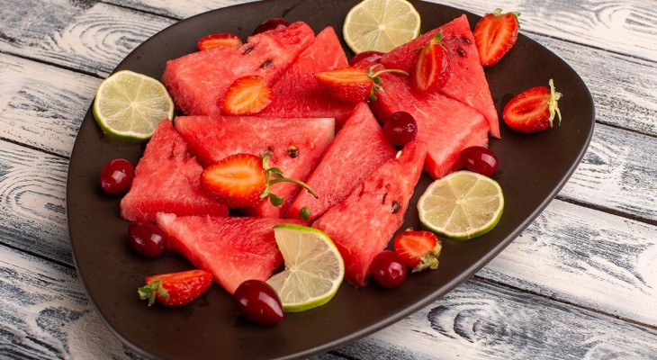 তরমুজে লবণ মিশিয়ে খাবেন যে কারণে