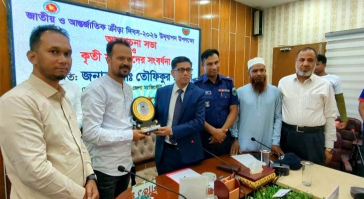 বগুড়া আদমদীঘির সাঁতারু জাহিদ পেলেন কৃতী সংবর্ধনা, স্বপ্নের ‘বাংলা চ্যানেল’ জয়ী