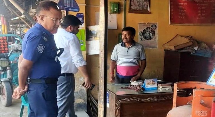 জয়পুরহাটের পাঁচবিবিতে দাম বেশি নেওয়ায় মোবাইল কোর্টে জরিমানা