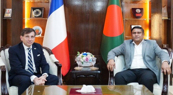 প্রতিরক্ষা উপদেষ্টার সাথে ফ্রান্স রাষ্ট্রদূতের বৈঠক