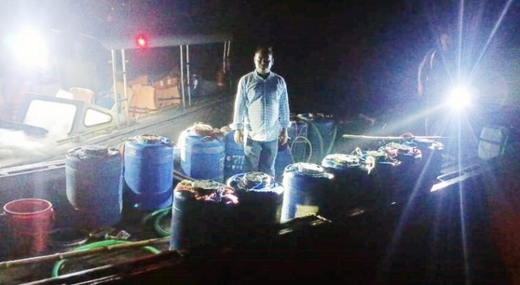 মেঘনায় জব্দকৃত রেনু অবমুক্ত, ৩৫ জেলেকে জরিমানা