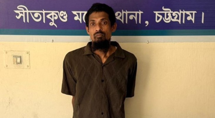 জঙ্গল সলিমপুরে অস্ত্রসহ শীর্ষ সন্ত্রাসী গ্রেফতার